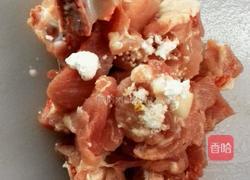 土豆炖排骨的做法图解2