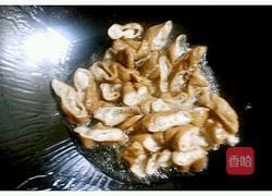 麻花肥肠煲的做法图解4