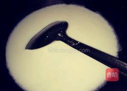 牛奶煮鲜虾鱼板面的做法图解5