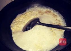牛奶煮鲜虾鱼板面的做法图解7