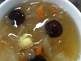 红枣银耳莲子汤