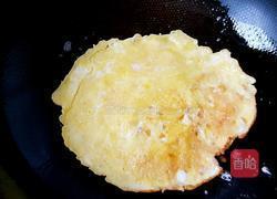 鸡蛋饼卷火腿的做法图解5