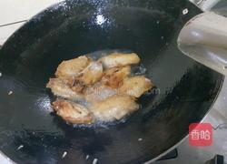 蒜香炸鸡中翅的做法图解5