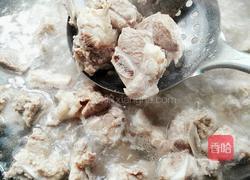 土豆烧排骨的做法图解2