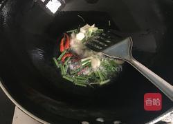 香菇土豆焖鸡腿的做法图解4