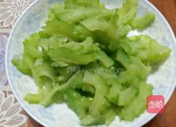 苦瓜炒鸡蛋的做法图解4