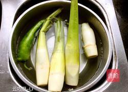 茭白蚝油炒鹌鹑蛋的做法图解2