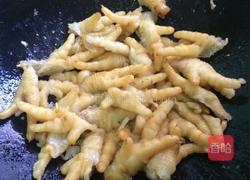 青椒炒鸡爪的做法图解3