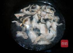 芹菜炒猪耳朵的做法图解3