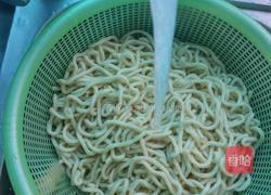 蔬菜炒面的做法图解3