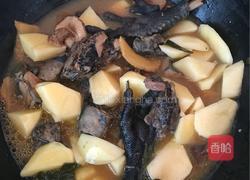营养乌鸡炖土豆的做法图解10