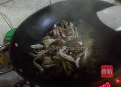 姜葱蒜炒蟹的做法图解4