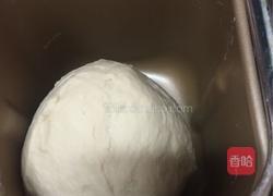 豆沙面包的做法图解2