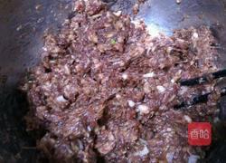 猪肉茴香馅包子的做法图解3