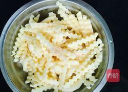 油炸狼牙土豆棒的做法图解1