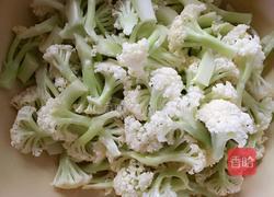 凉拌菜花的做法图解2