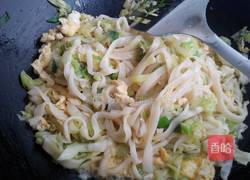 鸡蛋卷心菜炒面条的做法图解12