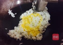 黄金炒饭的做法图解2
