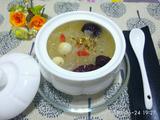 冰糖银耳莲子羹