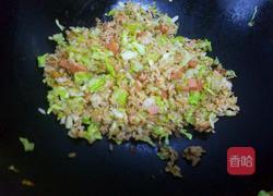 卷心菜炒饭的做法图解12