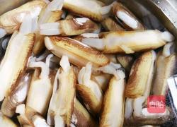 红绿辣椒丝爆炒指甲螺的做法图解1