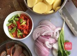 干锅土豆腊肉的做法图解2