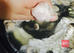 鱼丸素菇汤的做法图解14