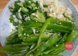 银耳素炒青豆的做法图解2