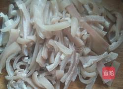 猪皮炒芹菜的做法图解3