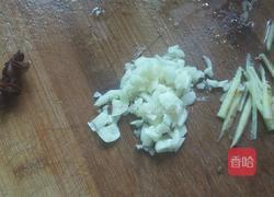猪皮炒芹菜的做法图解5