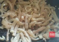 猪皮炒芹菜的做法图解8