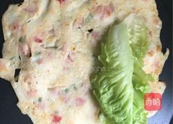 圣女果鸡蛋火腿肠生菜卷饼的做法图解10