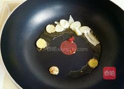 萝卜丝鲜虾鸡蛋面的做法图解2