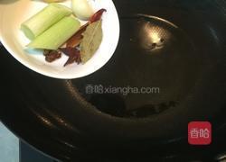 香菇鸡块。的做法图解4
