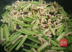 芹菜炒肉的做法图解10