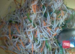 圣女果伴绿豆芽的做法图解6