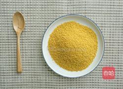 小米粥的做法图解1
