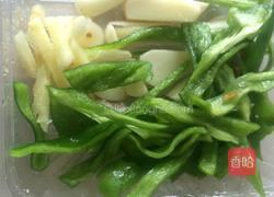 金针菇炒洋葱的做法图解3
