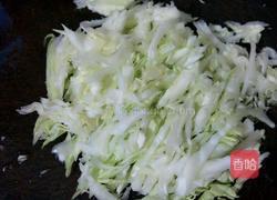 卷心菜炒饭的做法图解2
