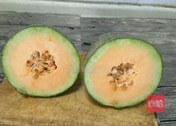 脆炒哈密瓜的做法图解2