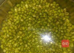 绿豆芽的做法图解1