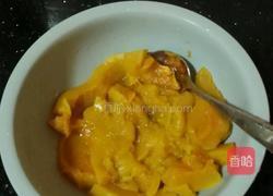 蒸南瓜饼的做法图解1