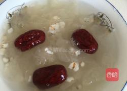 银耳薏米红枣汤的做法图解5