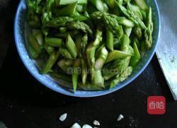 清炒芦笋的做法图解1