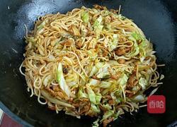 肉丝卷心菜炒面的做法图解6