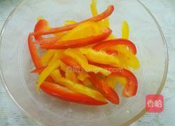 彩椒拌苦菊的做法图解2