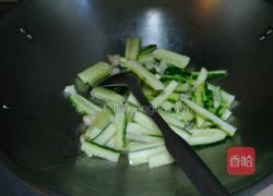 红葱油炒黄瓜的做法图解2