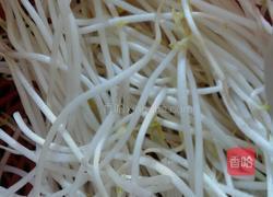 绿豆芽炒香菜的做法图解1