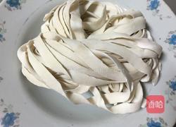卷心菜炒面的做法图解1