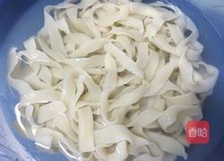 卷心菜炒面的做法图解3